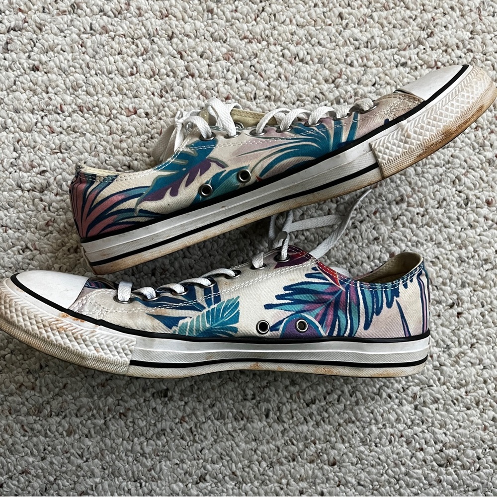 Flowery Converse shoes